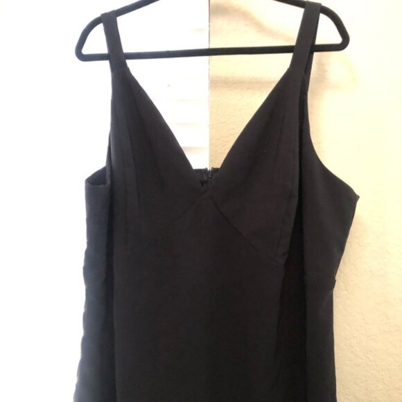 Black V Neck / Bra Cup Sexy Sleeveless Dress - Picture 2 of 7